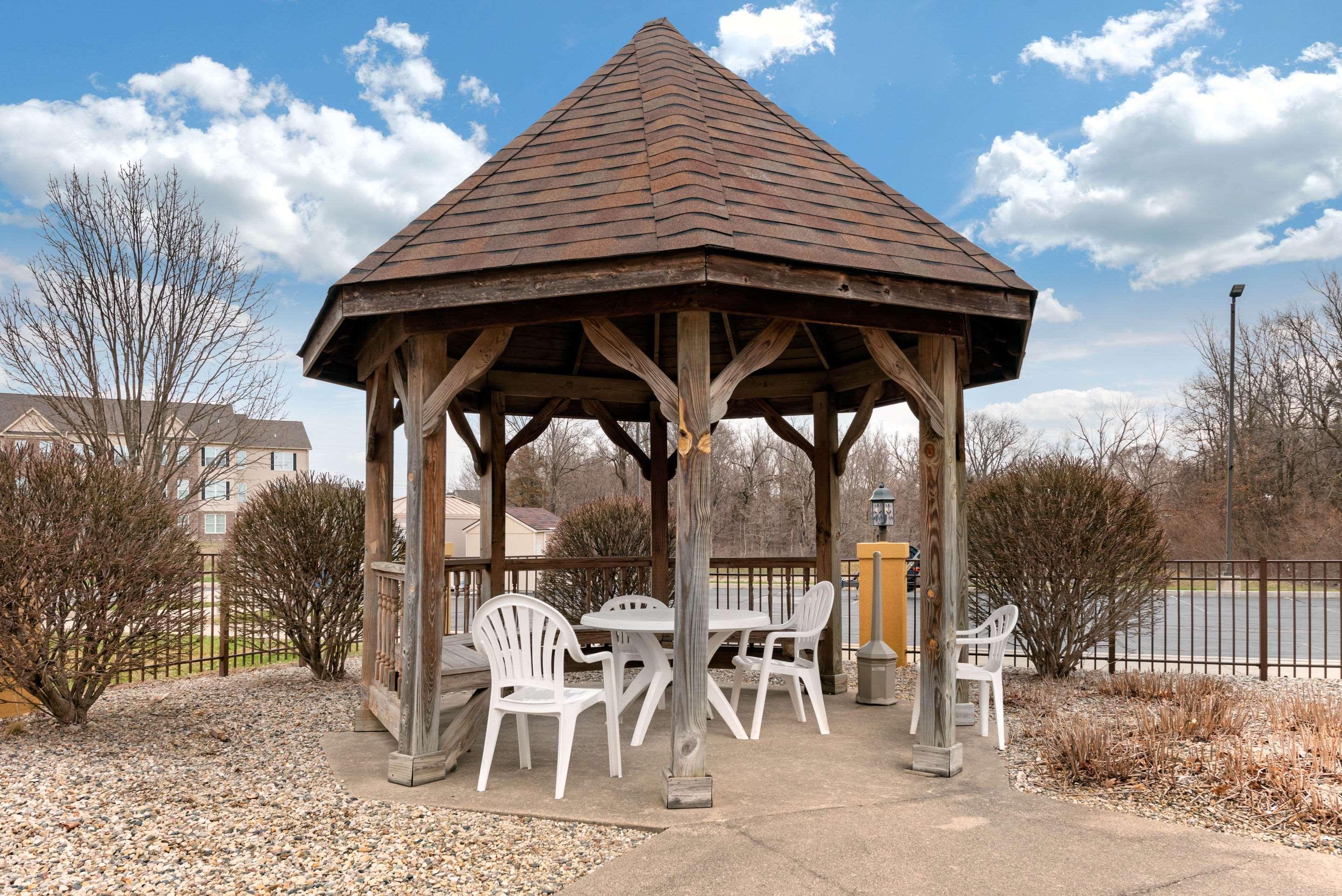 Comfort Suites Lafayette University Area Exterior foto