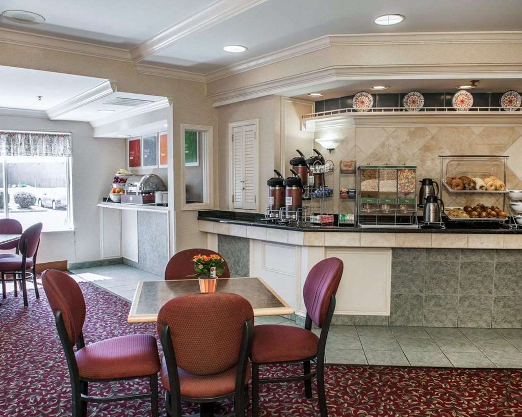 Comfort Suites Lafayette University Area Restaurante foto